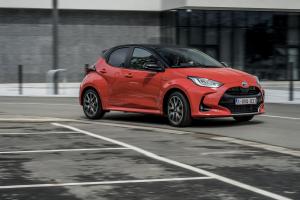 Toyota Yaris Hybrid 2020 года  (WW)